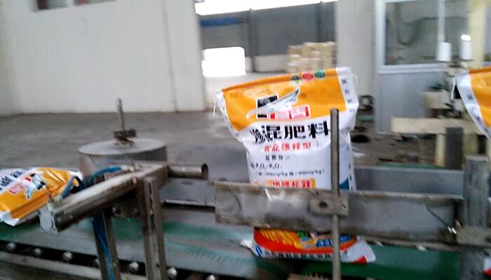 機(jī)械手碼垛機(jī)工作實(shí)例 機(jī)械手碼垛機(jī)工作實(shí)例